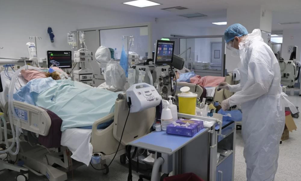 Θεσσαλονίκη- "Παπαγεωργίου": «Πεθαίνουν πριν προλάβουν να μπουν σε ΜΕΘ» – Σκηνικό πολέμου